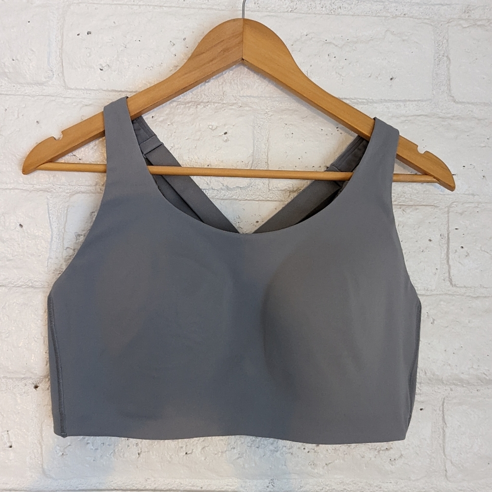 Lululemon Sports Bra Energy Bra High Support Size 38 DD